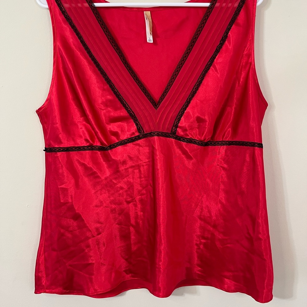 Gilligan & O’Malley Red Black Lace Detail V-Neck Sleep Shirt - Picture 3 of 7